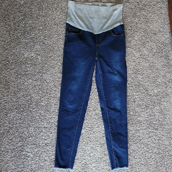 Maternity Skinny Jeans - Picture 4 of 5